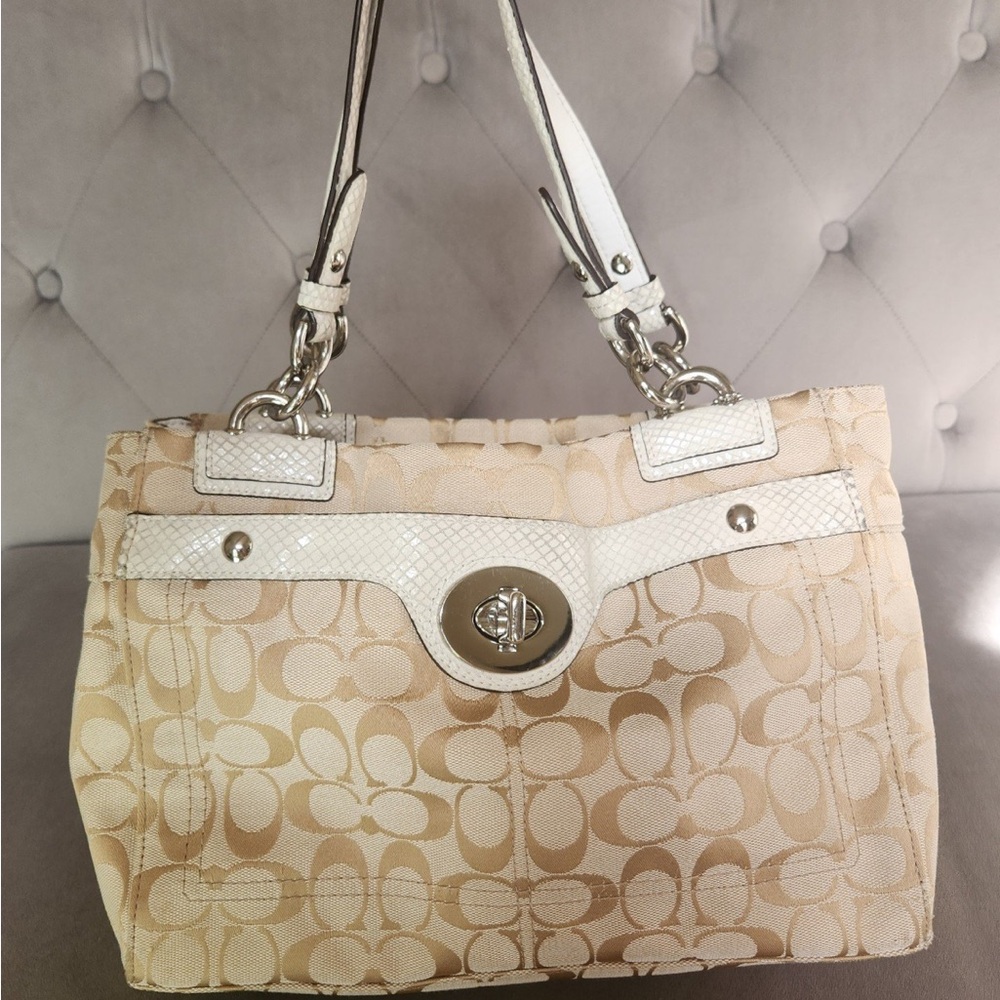 Coach white/beige canvas signature shoulder bag